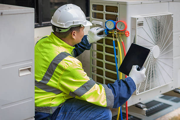 Professional Ac Installation technician working in Wellington, FL